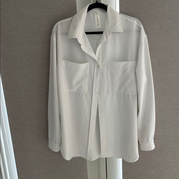 ALO Yoga White Button Down Shirt - Picture 2 of 3